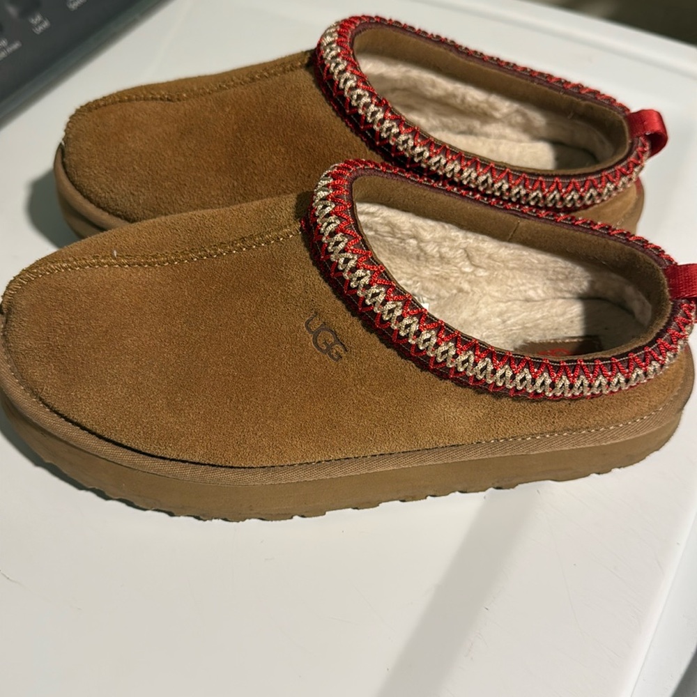 Ugg Tazz